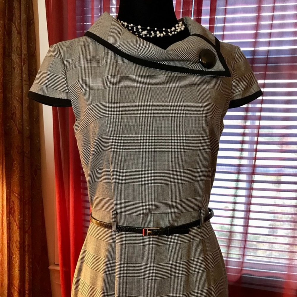Tahari Black Plaid Dress in Size 2